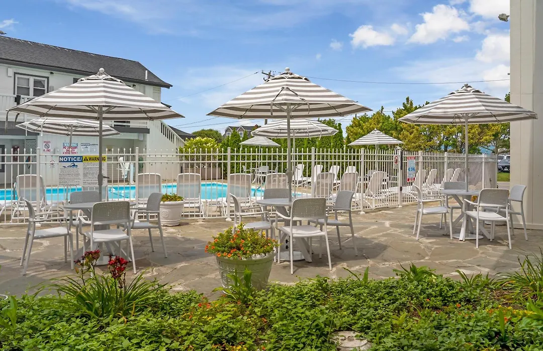 A Wave Inn - Montauk-1