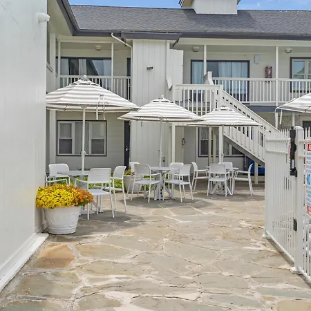 A Wave Inn - Montauk-3