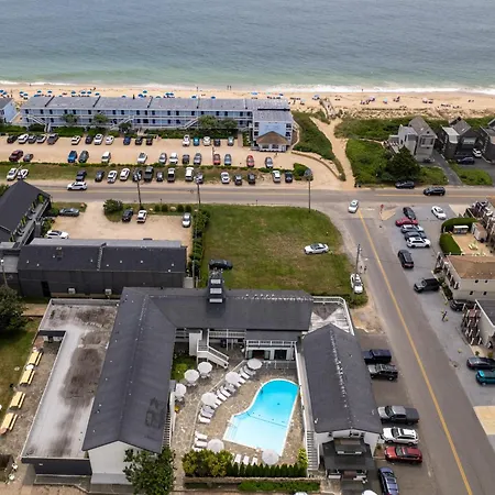 A Wave Inn - Montauk-2